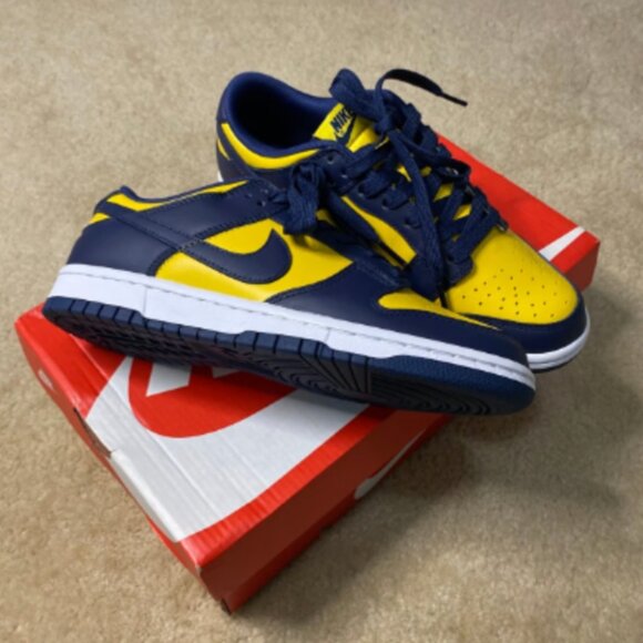 Dunks - Picture 1 of 3